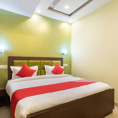 Super Oyo Hotel O Red Stone Inn Nowe Delhi Zewnętrze zdjęcie