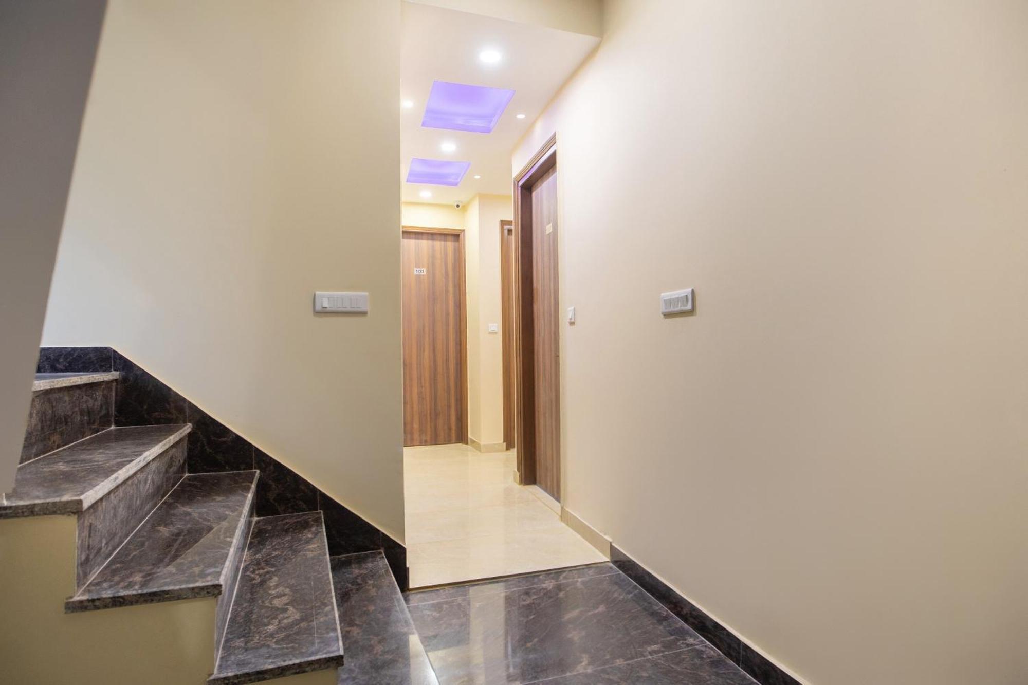 Super Oyo Hotel O Red Stone Inn Nowe Delhi Zewnętrze zdjęcie