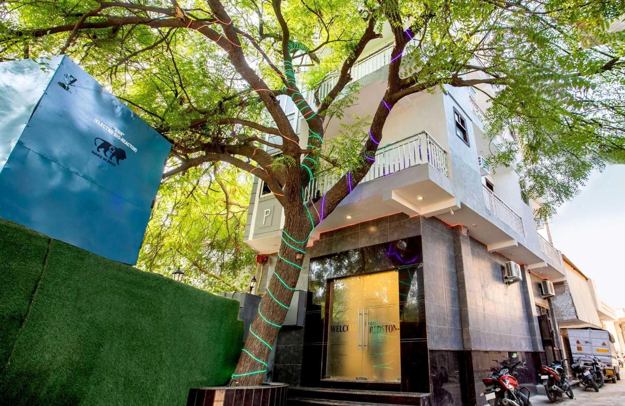 Super Oyo Hotel O Red Stone Inn Nowe Delhi Zewnętrze zdjęcie