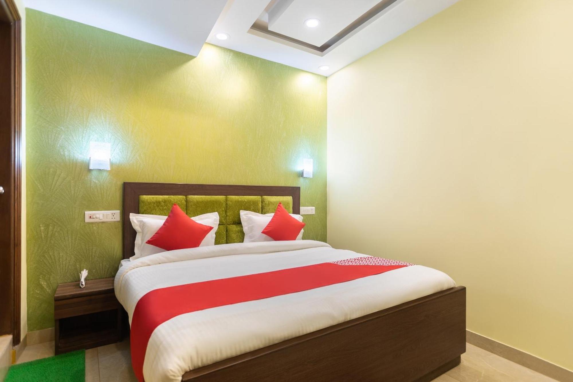 Super Oyo Hotel O Red Stone Inn Nowe Delhi Zewnętrze zdjęcie